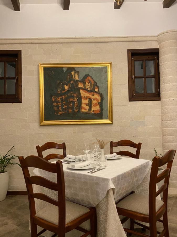 Boutique Hotel Muzaka Berat Exteriör bild