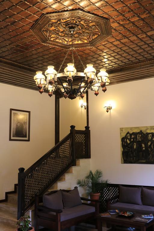 Boutique Hotel Muzaka Berat Exteriör bild