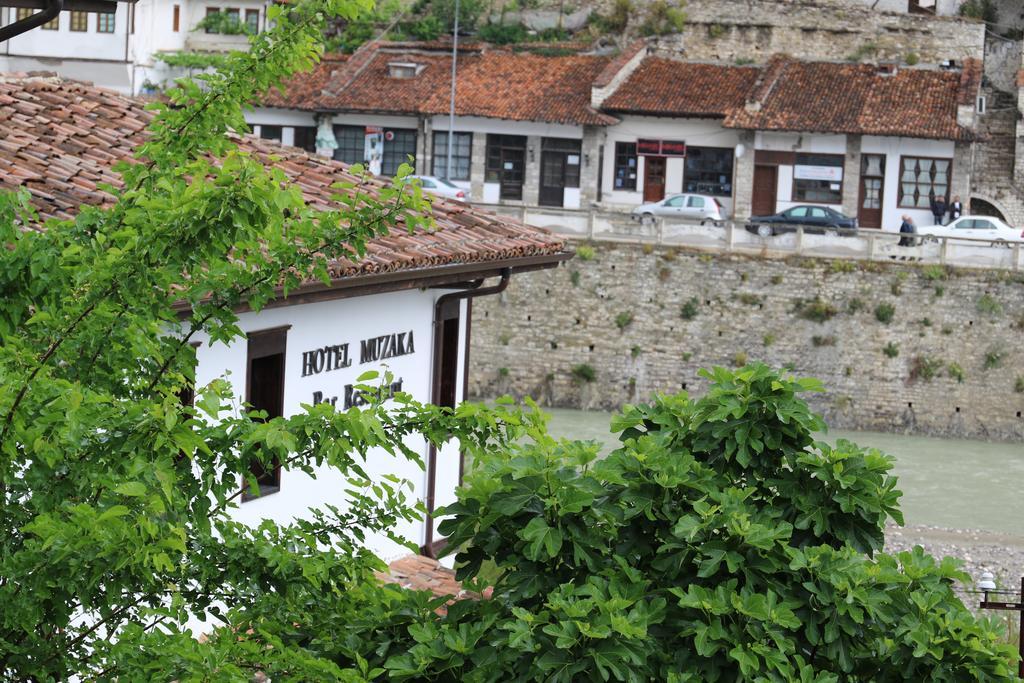 Boutique Hotel Muzaka Berat Exteriör bild